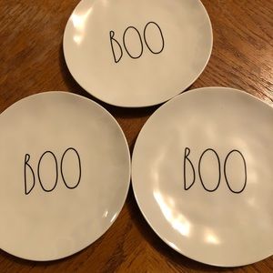 Boo melamine Rae Dunn plates